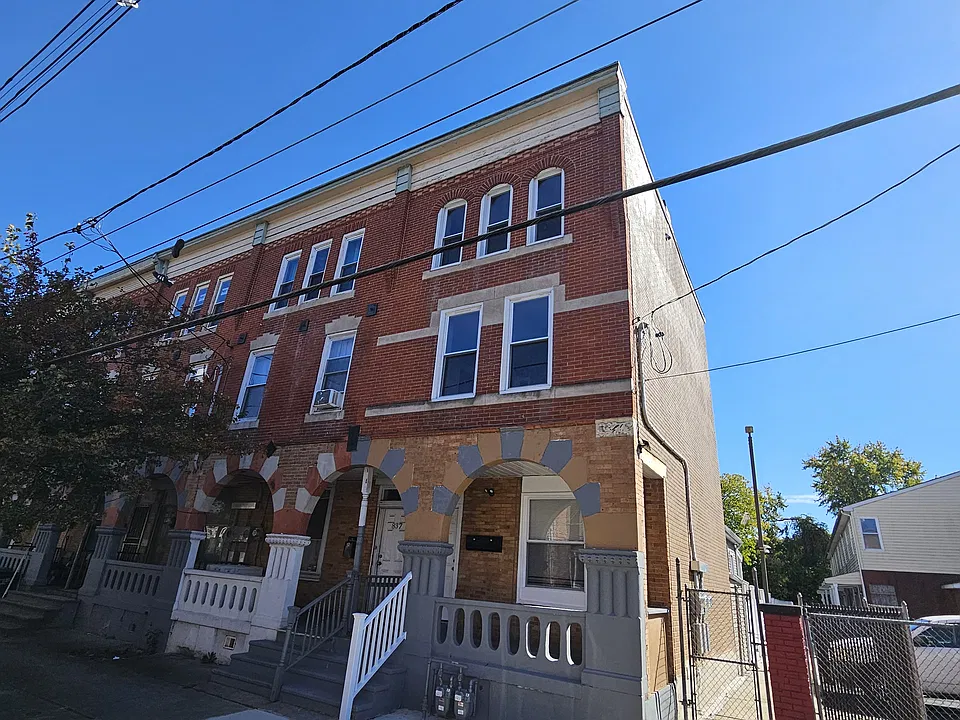 835 E State St #1