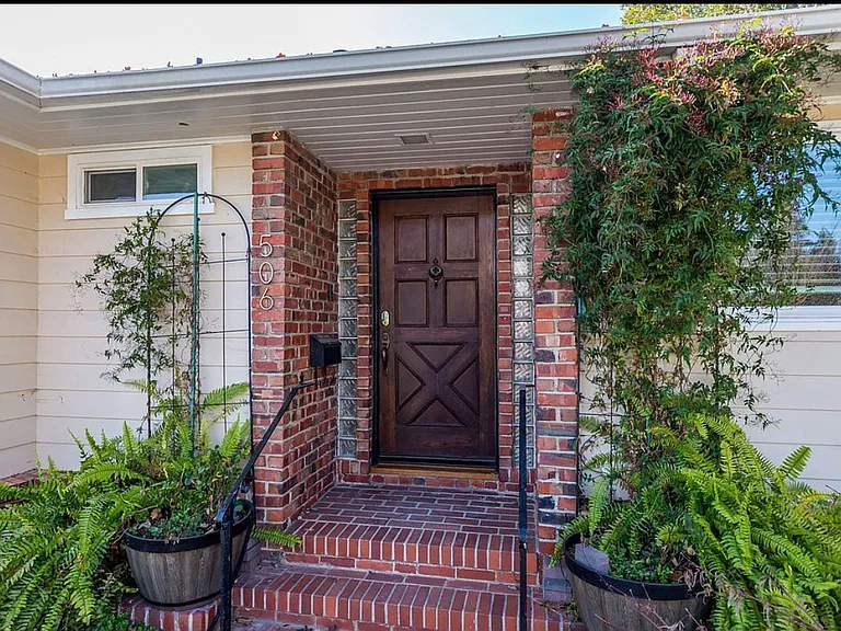 506 E Capistrano Way — Photo 4