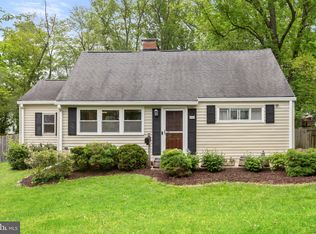 6604 Barrett Rd, Falls Church, VA 22042