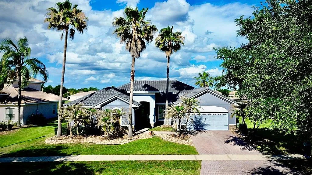4 bed, 3.0 bath, 2244 sqft, $2,500 — Photo 2