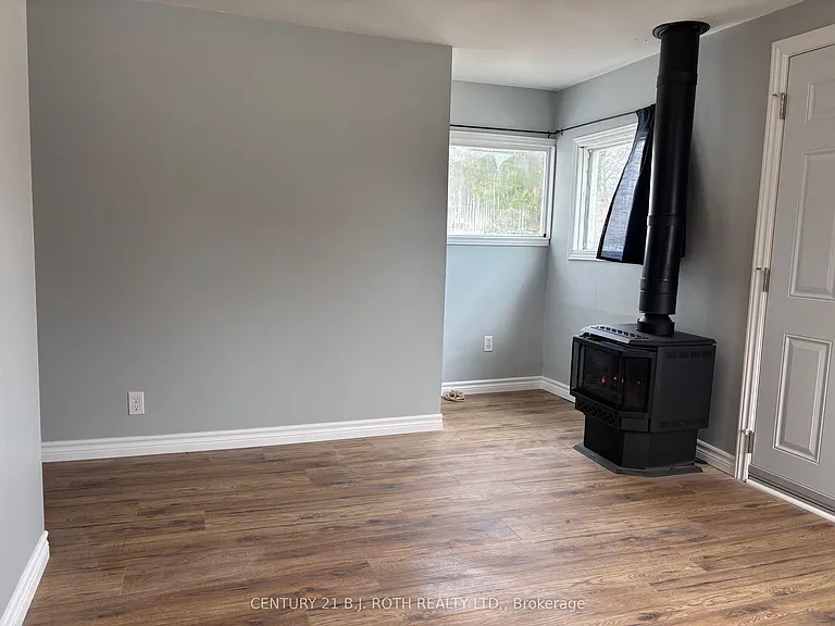 397 Mosley St — Photo 10