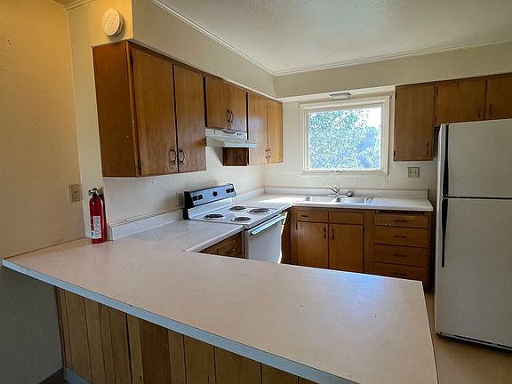 2nd image of 823 17th Ave APT 128