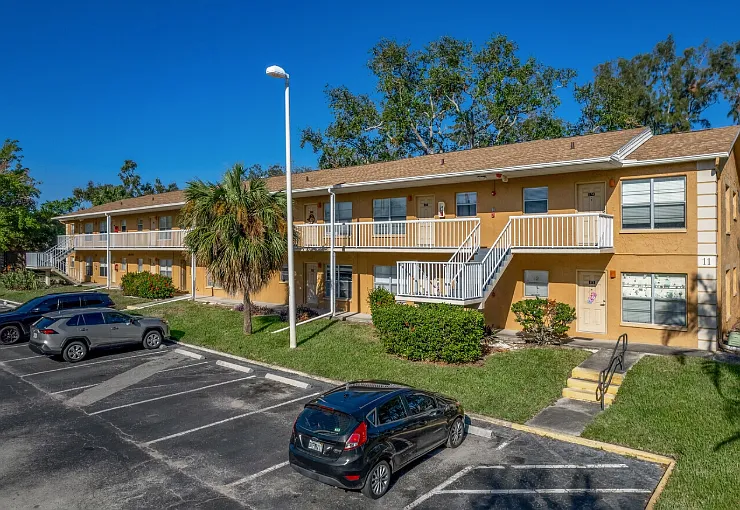 Rio Vista Village Apartments — Photo 6