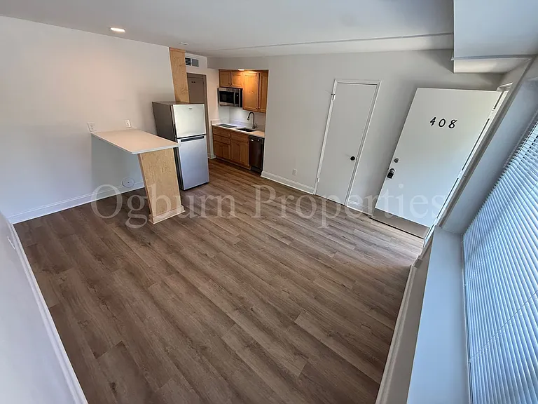 803001- MED FOUNDATION APTS — Photo 8