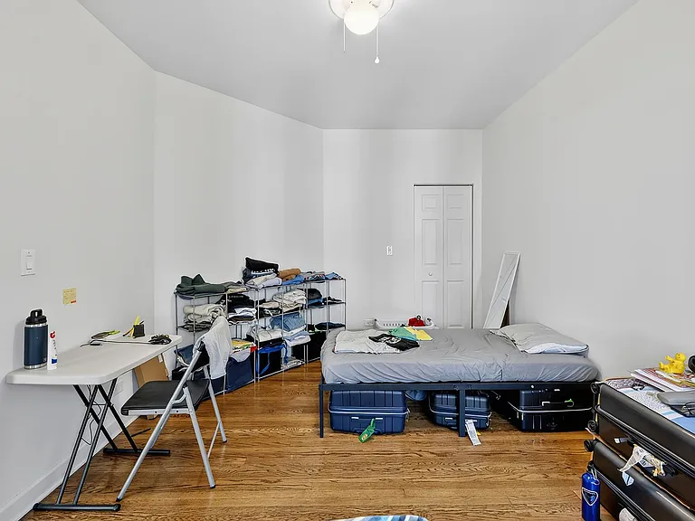 6565 N. Lakewood Renovated Rogers Park Apartments — Photo 46