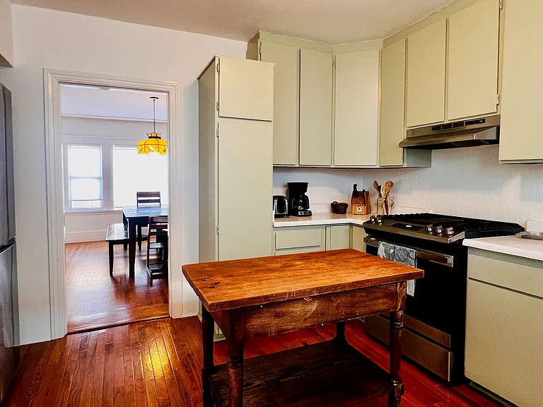 529 Rosal Ave — Photo 4