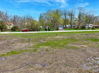 315 & 335 Saint Marys Rd N, Libertyville, IL 60048