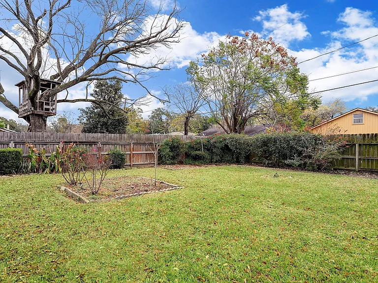 7739 Kensico Rd — Photo 20