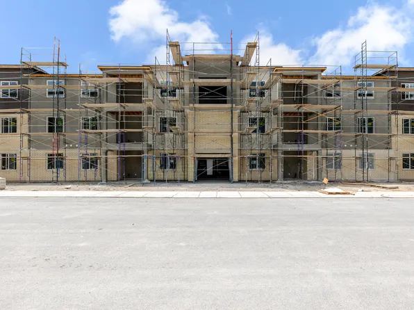 4704 S Olive Ave #V202, Mapleton, UT 84664