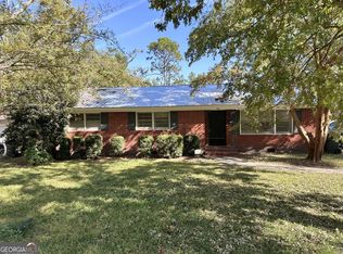 1011 Cherokee Cir, Waycross, GA 31501