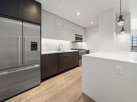 5th image of 375 Canal St Unit 716