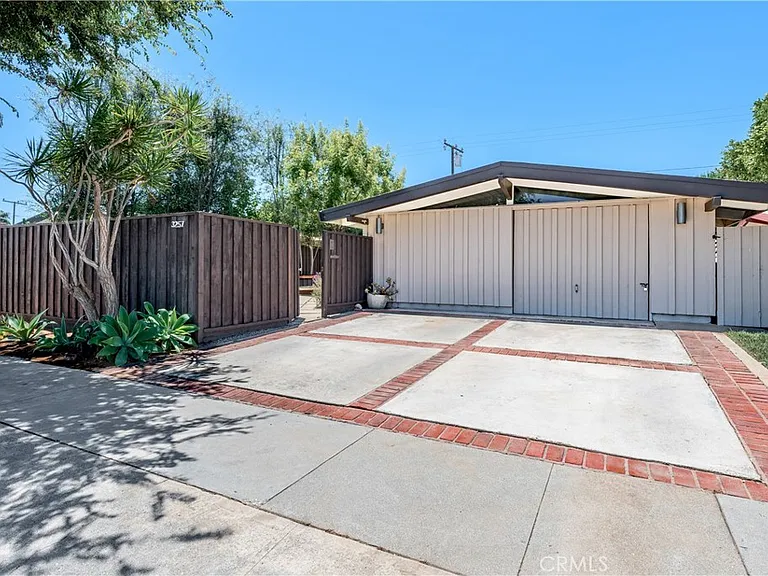 3257 Karen Ave — Photo 34