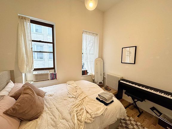 3rd image of 222 E 21st St APT 5C