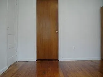 Rented by Robyn Lee, LREB