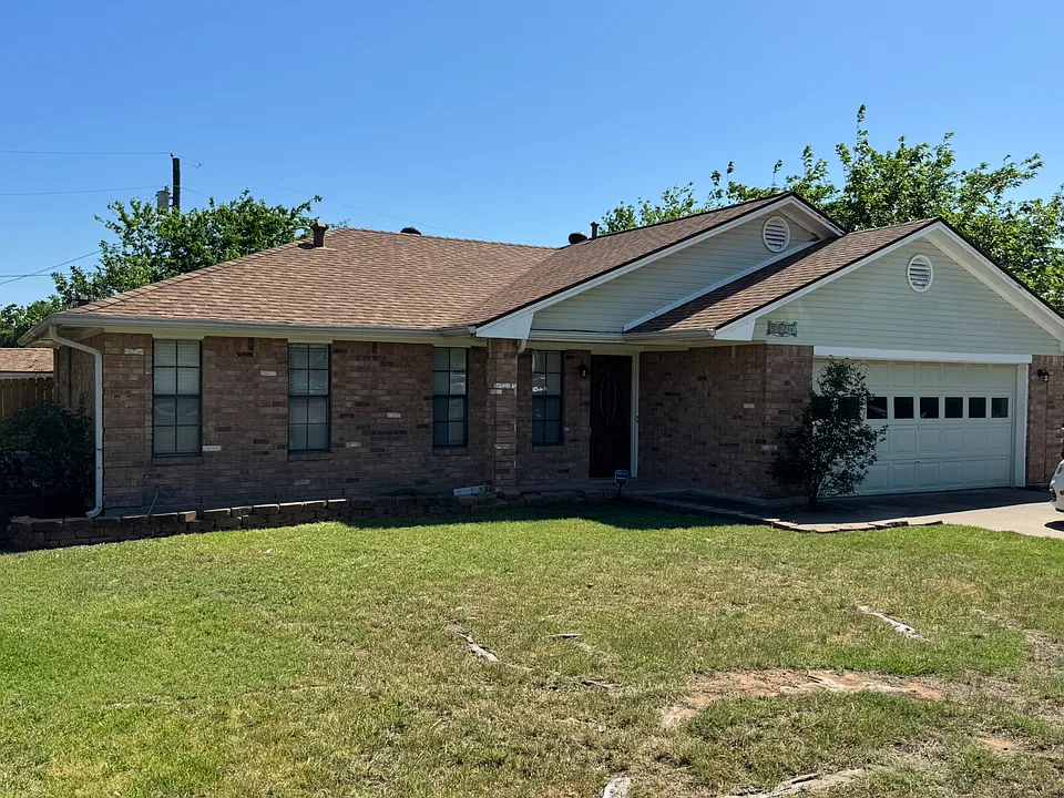 502 Lansing Ct