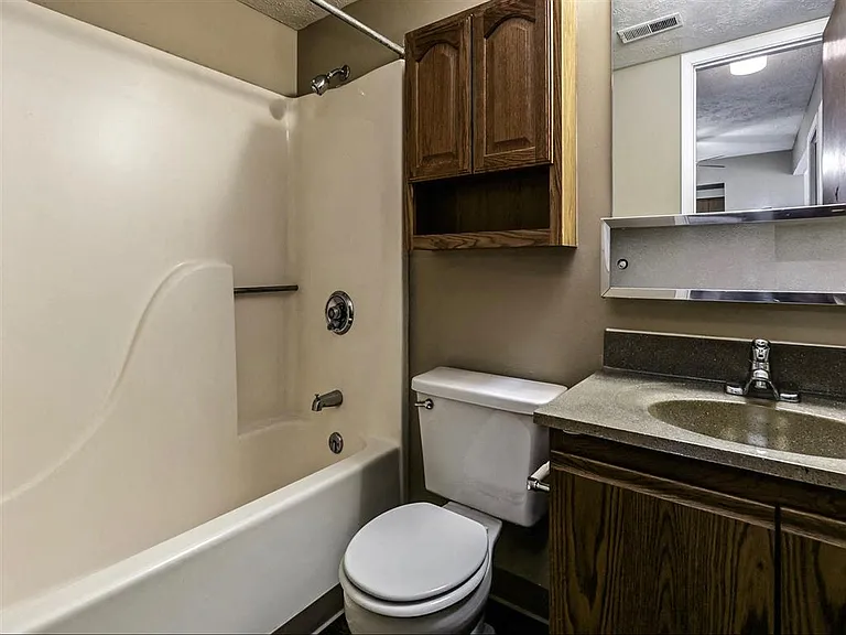 Fox Ridge Apartments — Photo 21