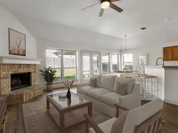 10508 Barber Ln, Benbrook, TX 76126
