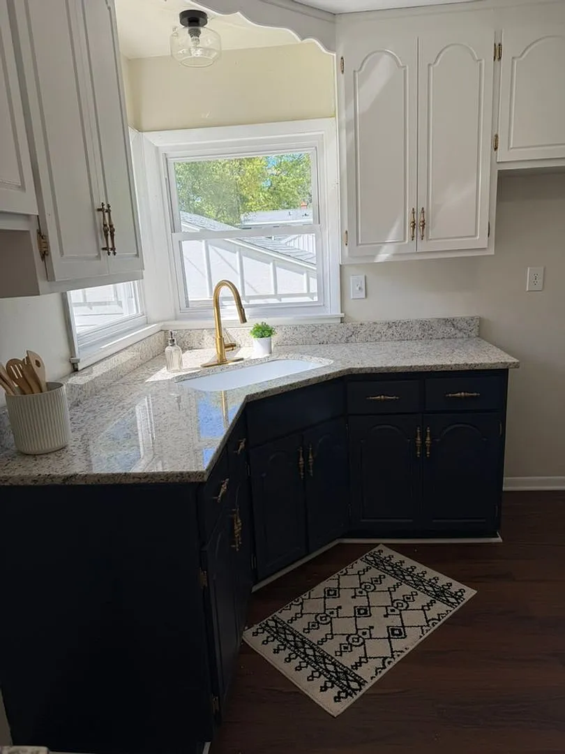 Beautiful 3-bedroom 2-bathroom single family with garage parking in a GREAT neighborhood! — Photo 4