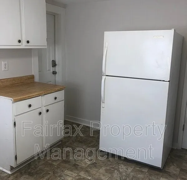 301 E Lawson St #C — Photo 6