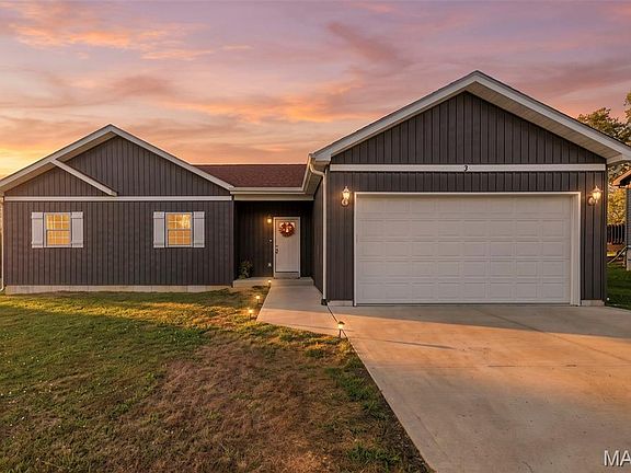 2nd image of 2 Redbud Cir