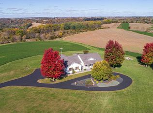 2170 Maple Ridge Rd, Platteville, WI 53818