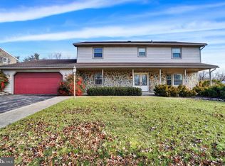 2756 Thornbridge Rd E, York, PA 17408
