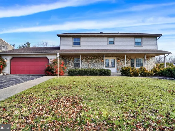 2756 Thornbridge Rd E, York, PA 17408