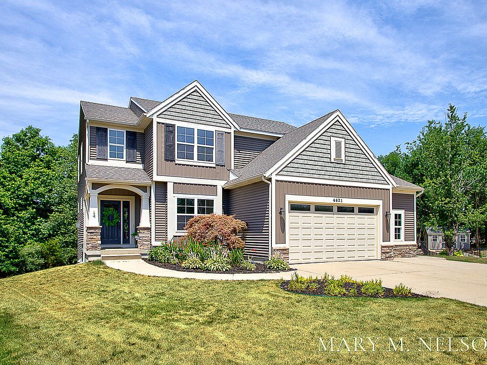 1st image of 4621 Hidden Highland Dr NE