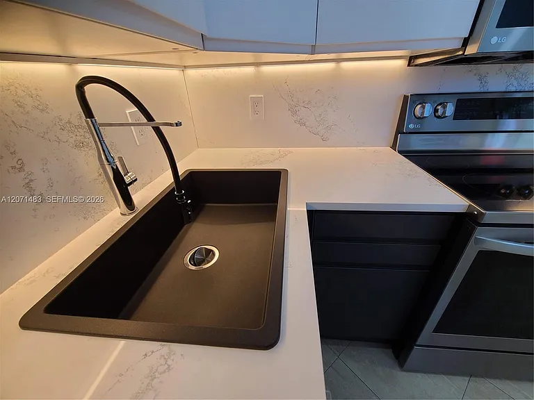 1612 Jefferson Ave #403 — Photo 7