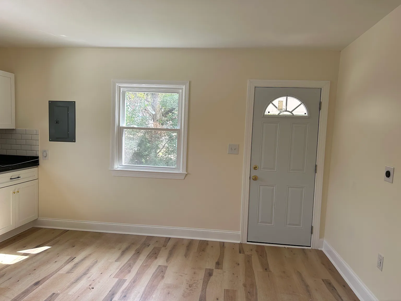 1 bed, 800 sqft, $1,000 — Photo 2