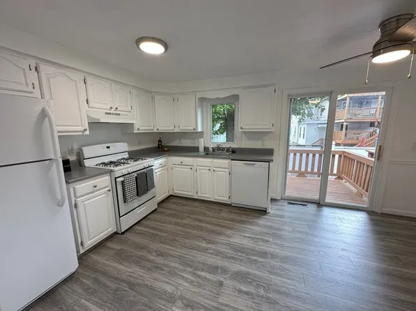 32 Bacon St APT B, Waltham, MA 02451