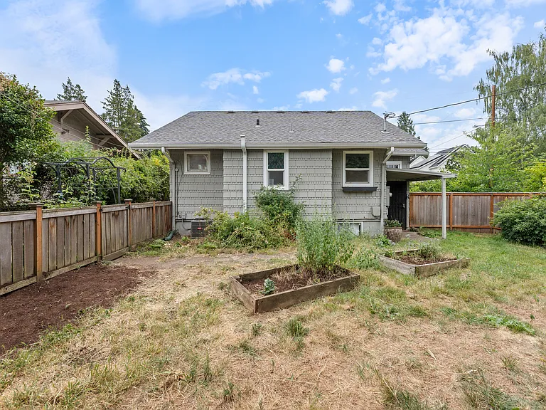 plenty of private space for play and gardening