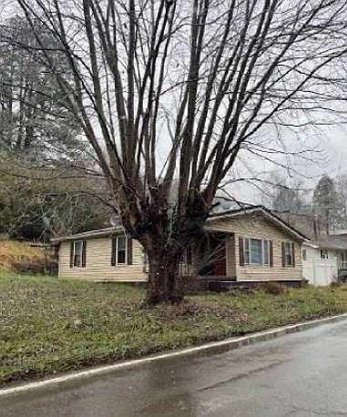 2nd image of 2443 Sandlick Rd