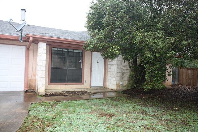 1st image of 800B Lloyd Dr