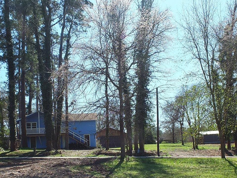 1st image of 16 Woelfley Ln