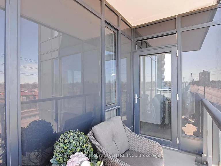 7950 Bathurst St #416 — Photo 40