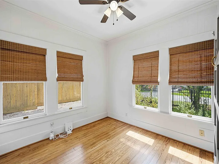 208 Archer St — Photo 19