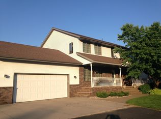 3412 Eagle Ridge Dr E, Willmar, MN 56201