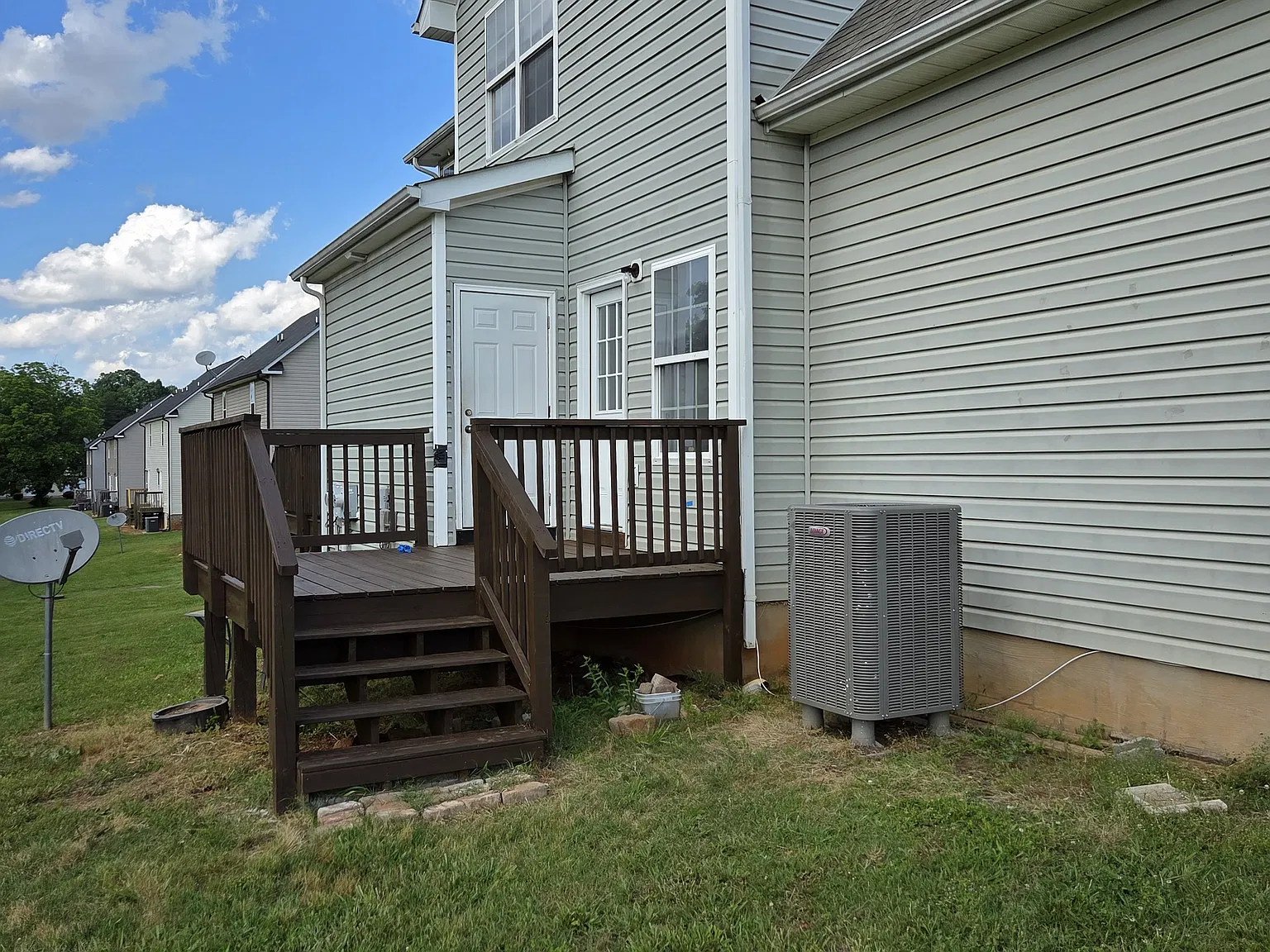 3 bed, 2.5 bath, 1200 sqft, $1,750 — Photo 2
