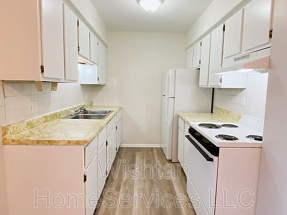 3rd image of 203 Charleston Blvd #5-203-5