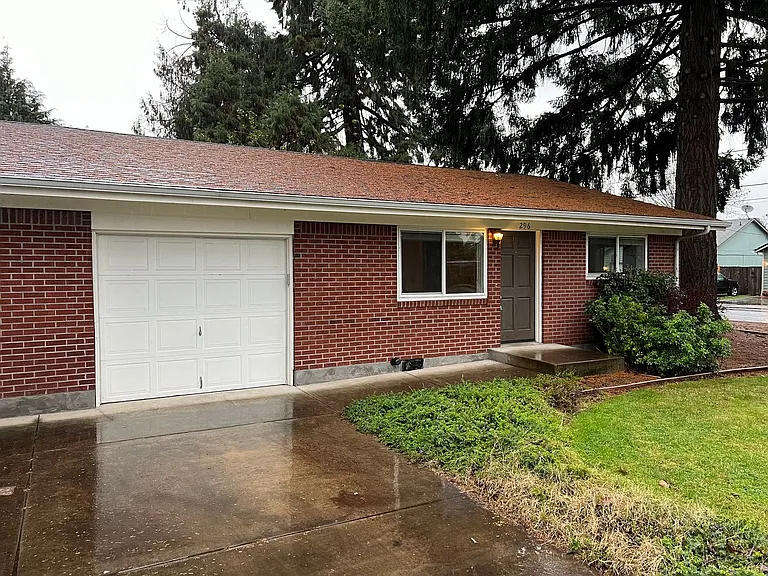 296 Bushnell Ln — Photo 1