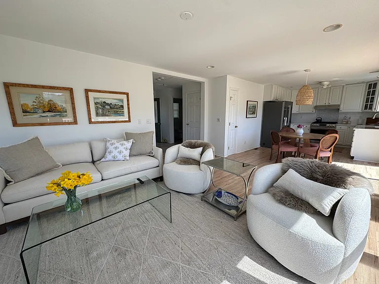 18 Landing Ln — Photo 6