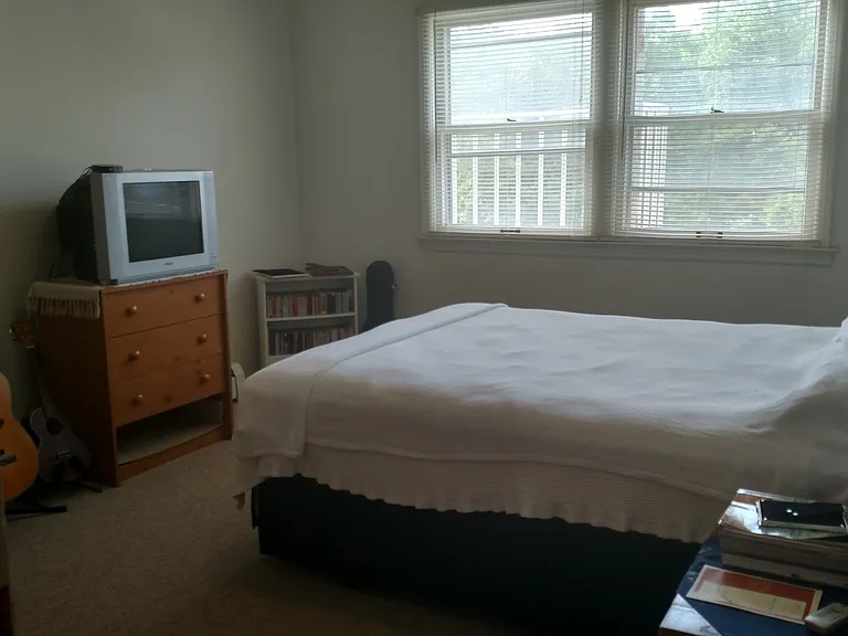 1015 W Benton St — Photo 29