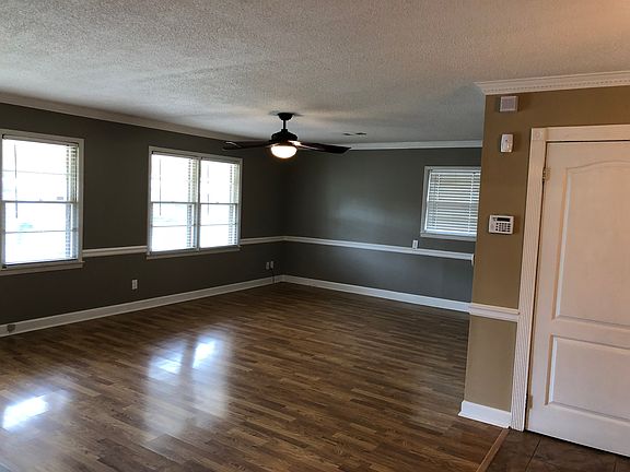 5th image of 203 Sonja Dr