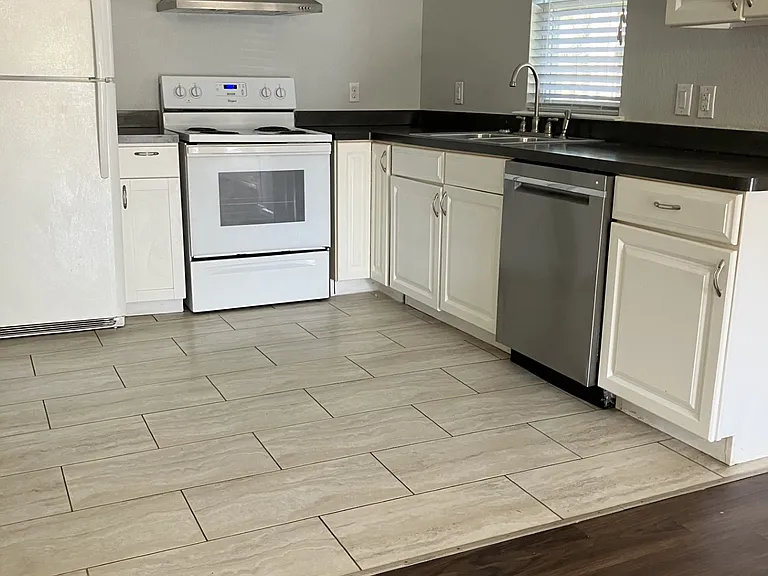 1200 Peak St — Photo 3