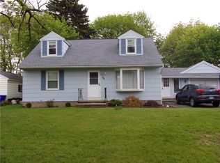 96 Pepperidge Dr, Rochester, NY 14626