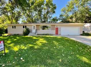 315 7th St NE, Watertown, SD 57201