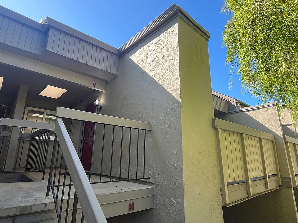 Lovely 785 square foot second-floor 2-bedroom 1.5-bath unit with a private balcony.