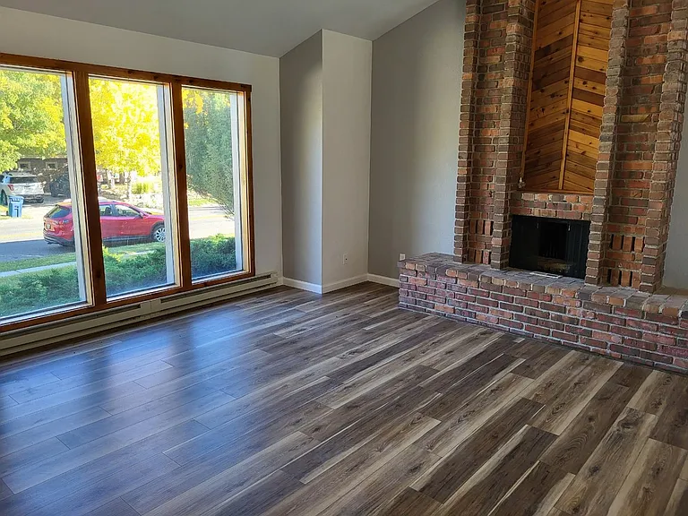 110 W Graf St — Photo 10