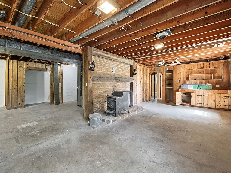 5757 Heards Mountain Rd — Photo 29